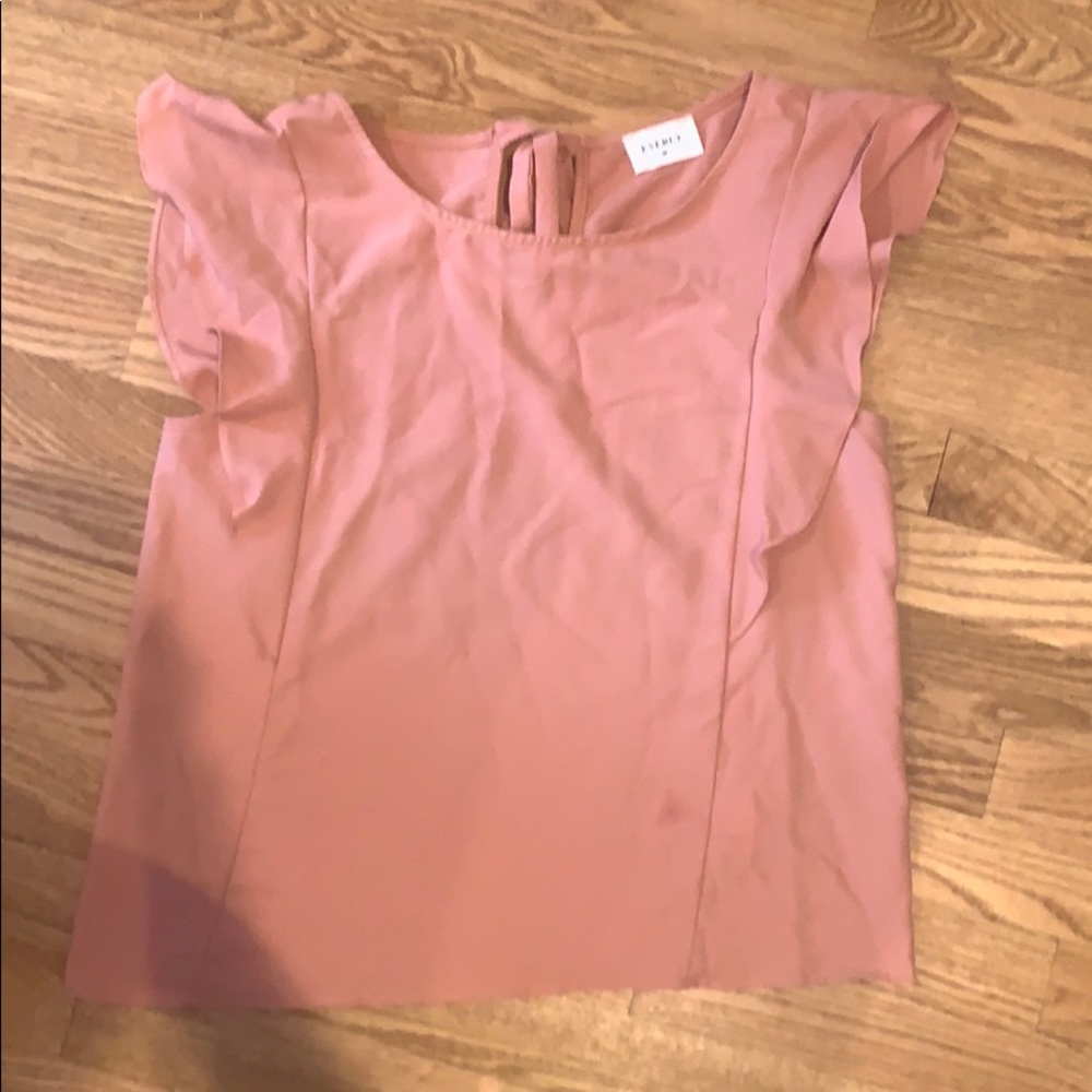 🌸 3/$15 Francesca’s Flutter Sleeve Blush Top - Picture 2 of 5